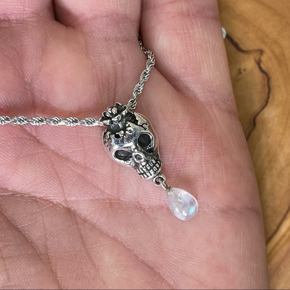 925 Sugar Skull Head with Rainbow Moonstone